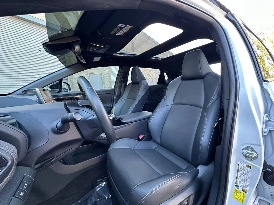 2023 Toyota - Image 8 of 31