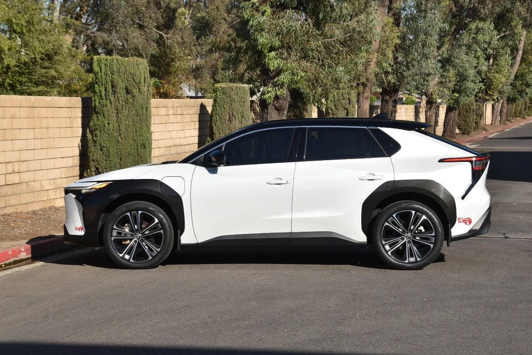 2023 Toyota - Image 23 of 31