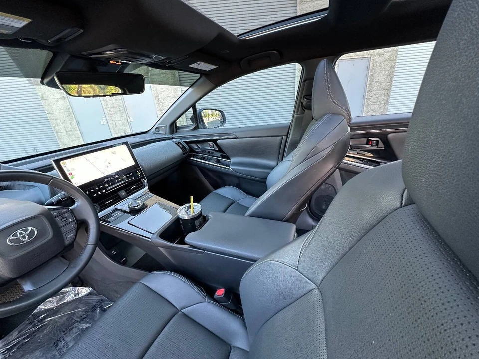 2023 Toyota - Image 9 of 31