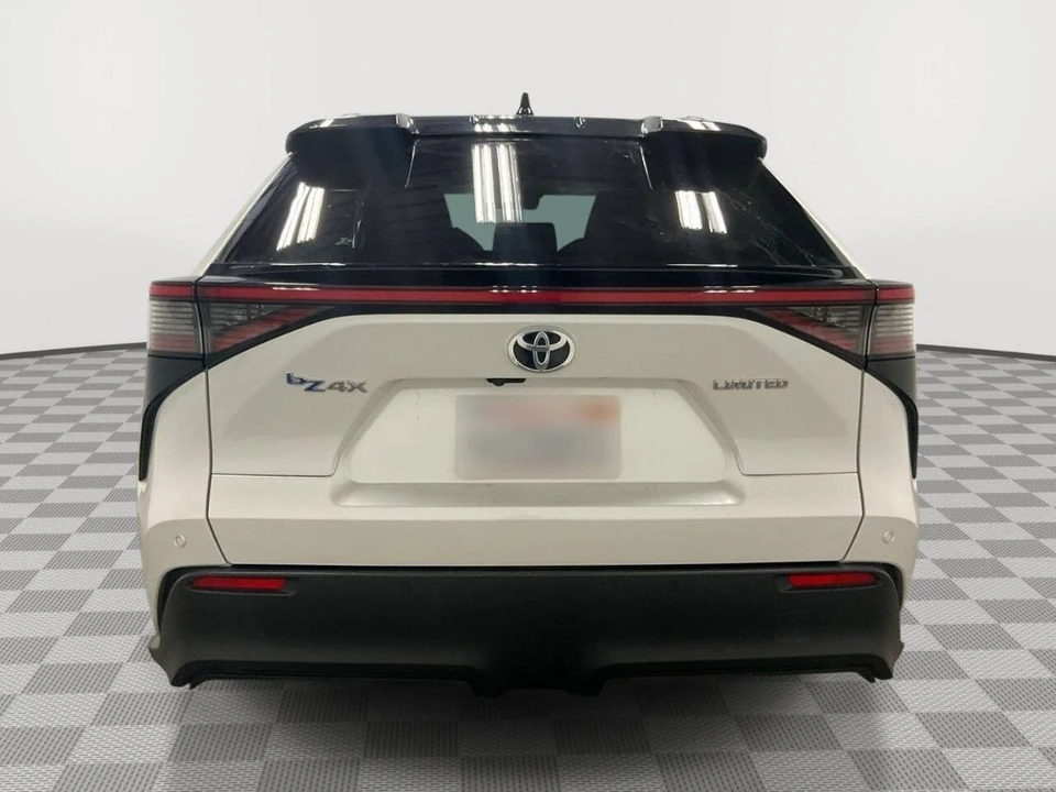 2023 Toyota - Image 16 of 23