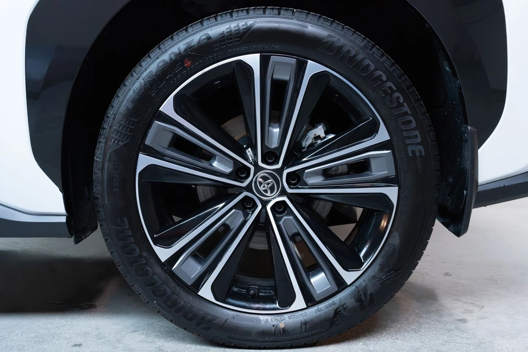 2023 Toyota - Image 18 of 30
