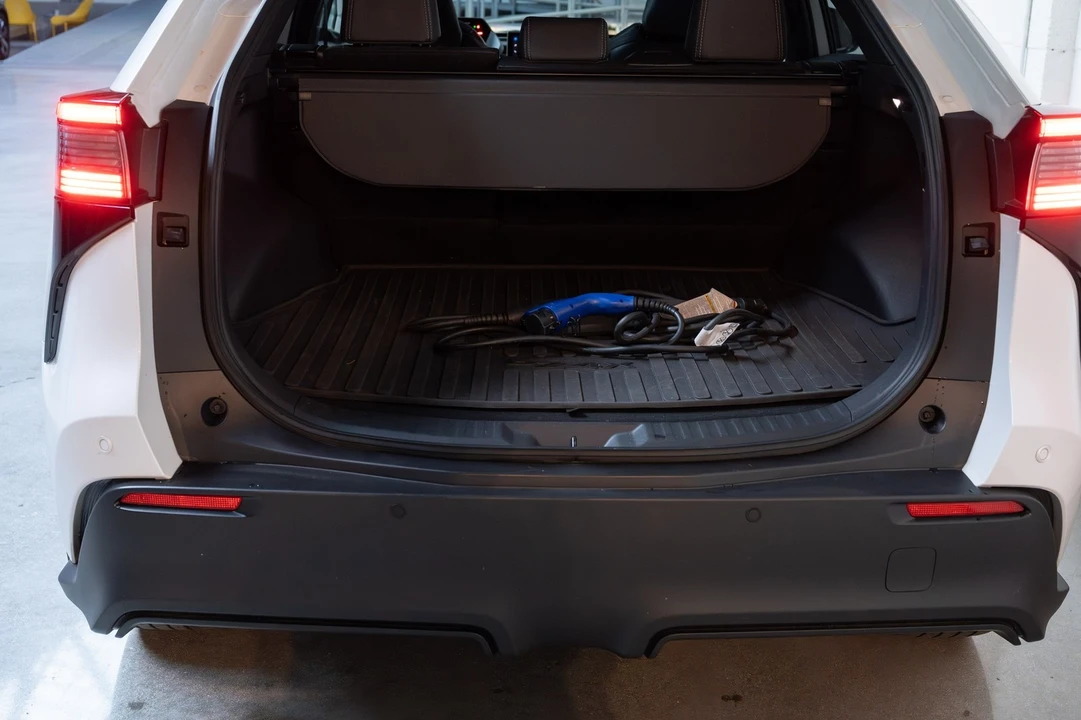 2023 Toyota - Image 16 of 30