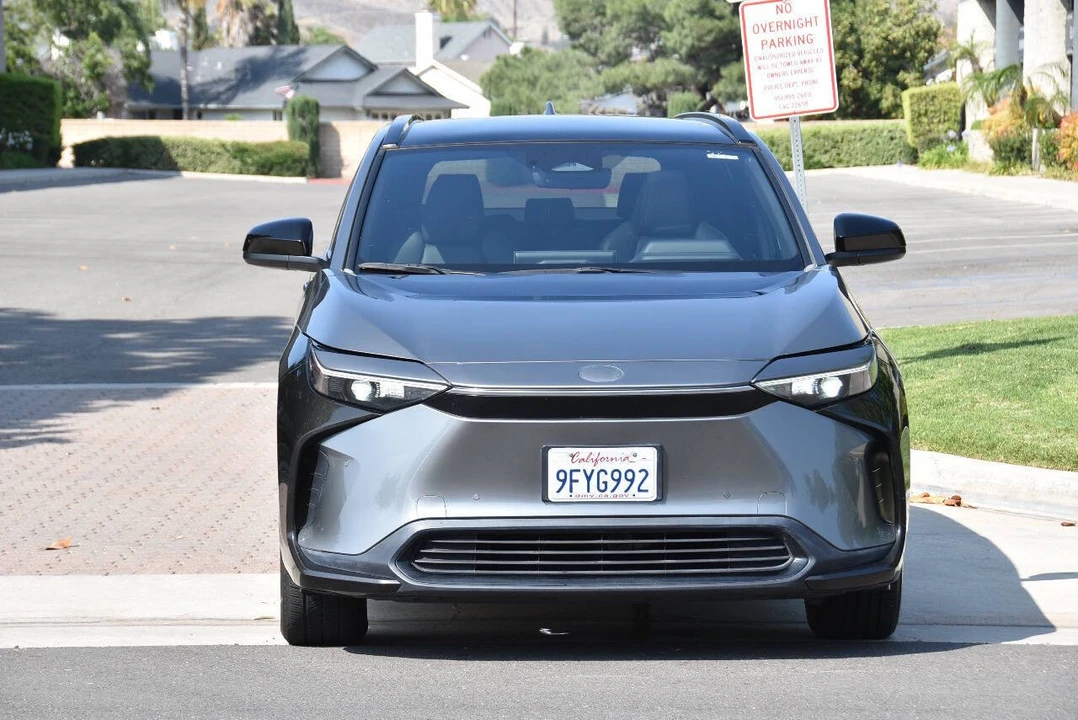 2023 Toyota - Image 18 of 31
