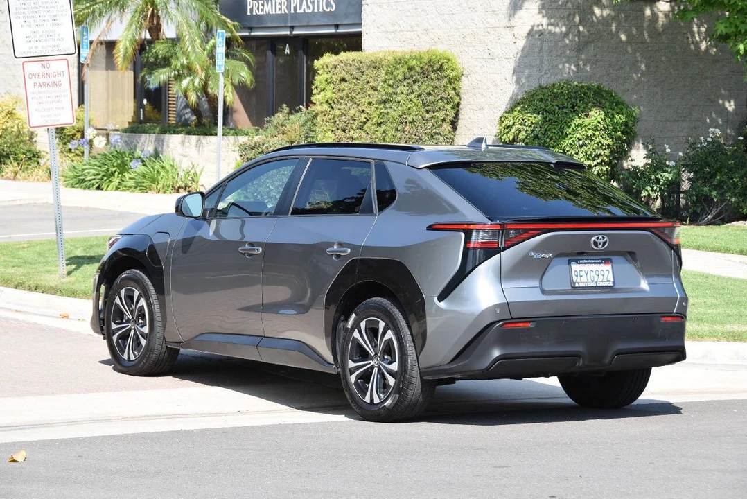 2023 Toyota - Image 24 of 31