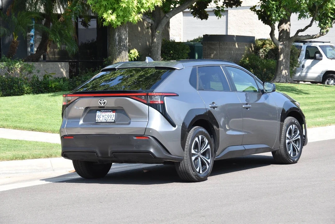 2023 Toyota - Image 21 of 31