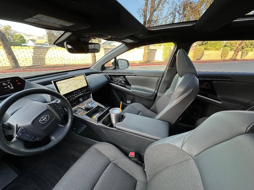 2023 Toyota - Image 8 of 31