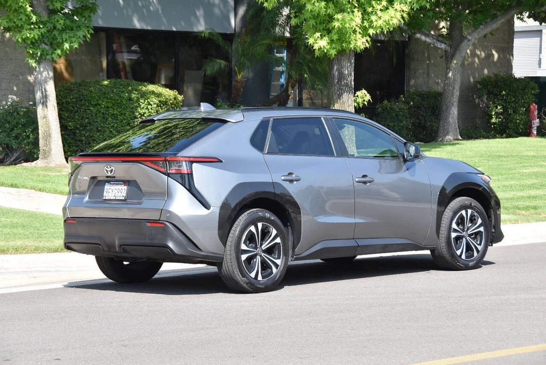2023 Toyota - Image 10 of 31