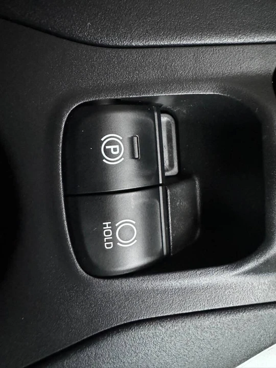 2023 Toyota Corolla Cross - Image 19 of 20
