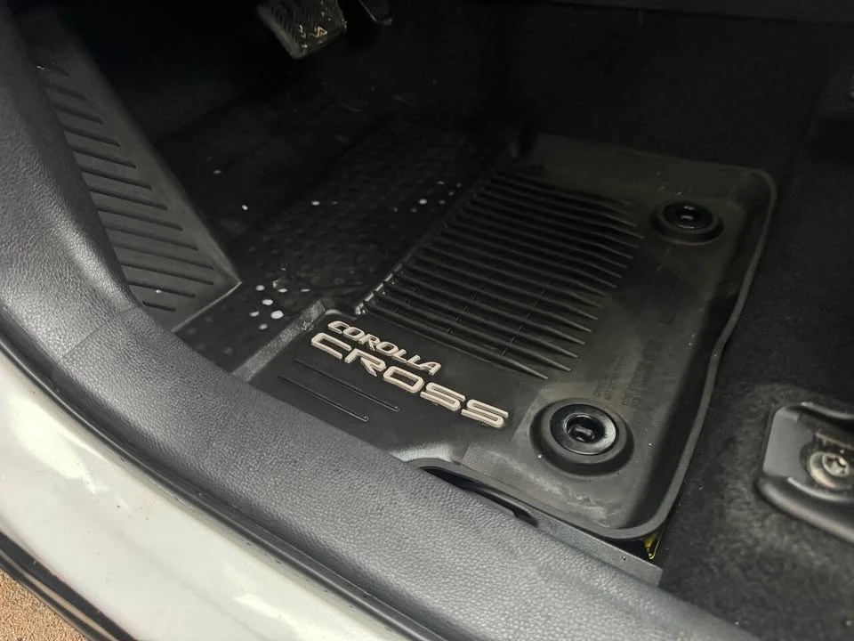 2023 Toyota Corolla Cross - Image 14 of 20