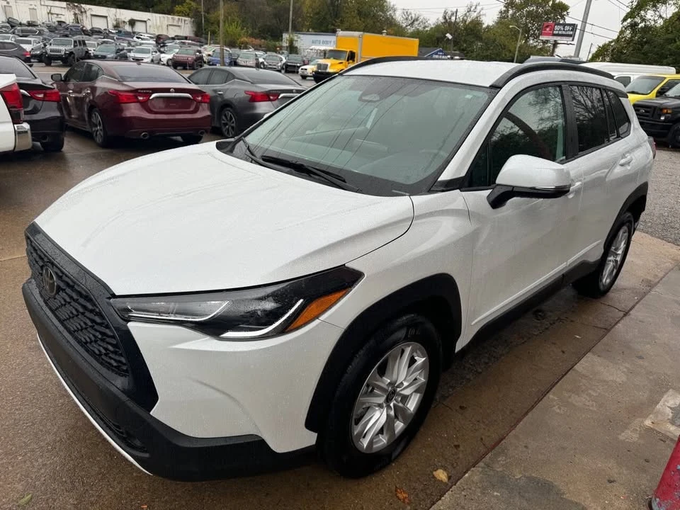 2023 Toyota Corolla Cross - Image 3 of 20