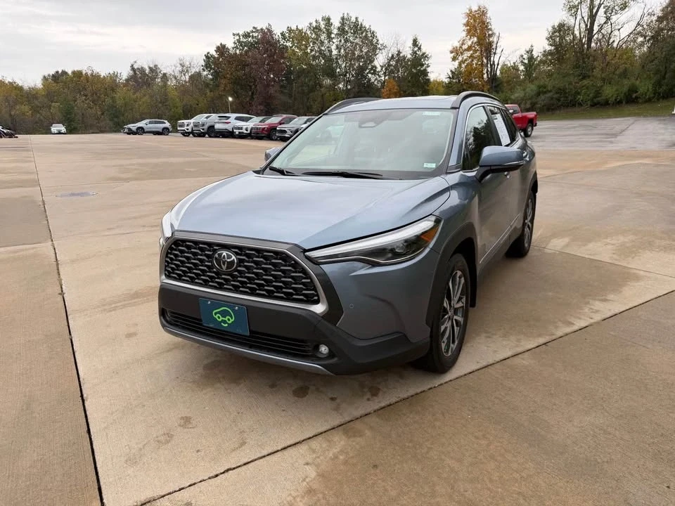 2023 Toyota Corolla Cross - Image 2 of 8
