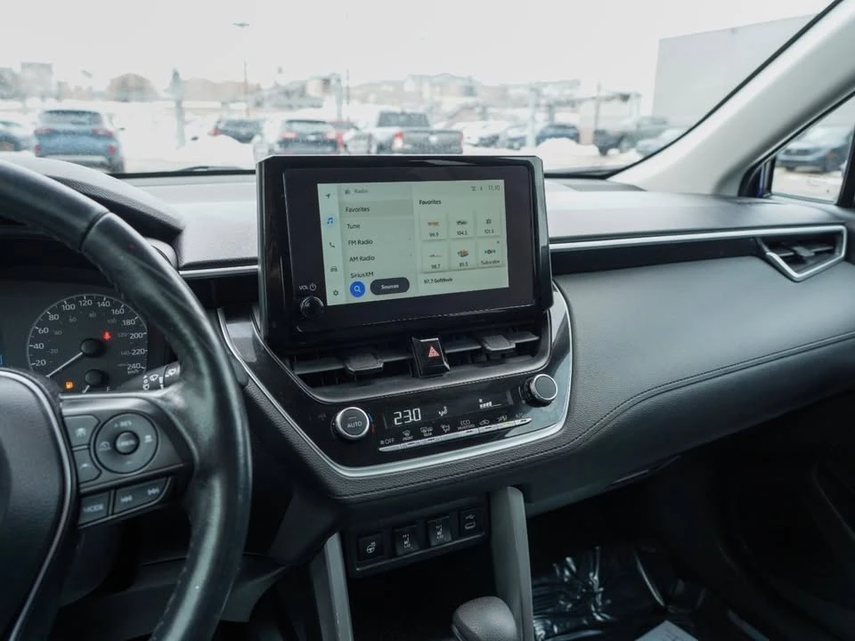 2023 Toyota Corolla Cross - Image 12 of 16