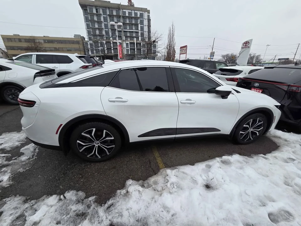 2023 Toyota Crown 16th Gen - Image 2 of 6
