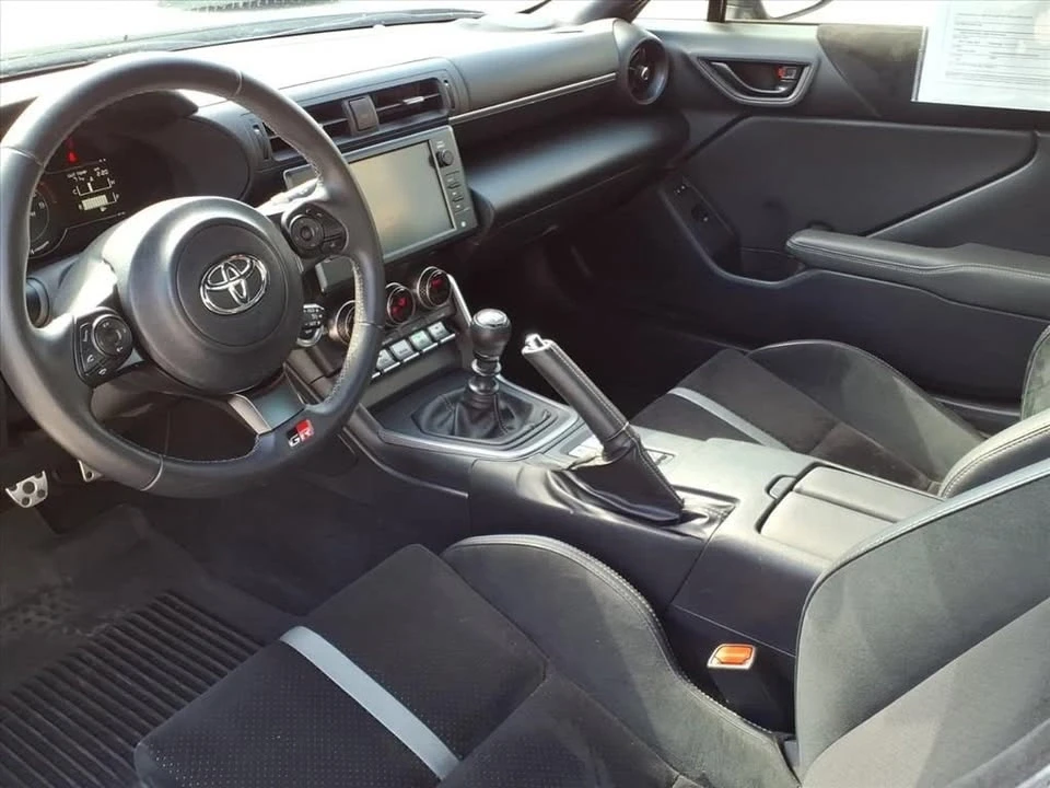 2023 Toyota GR86 2nd Gen - Image 14 of 16