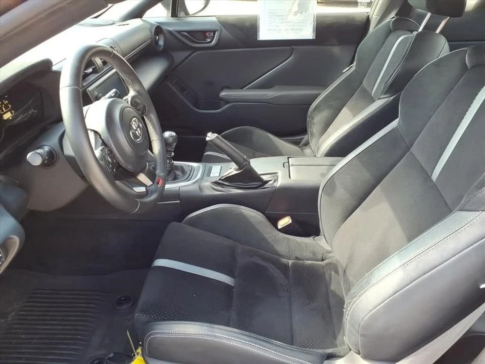 2023 Toyota GR86 2nd Gen - Image 15 of 16