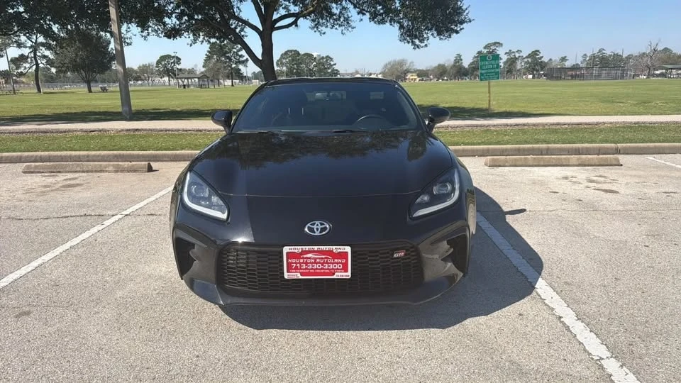 2023 Toyota GR86 2nd Gen - Image 2 of 20