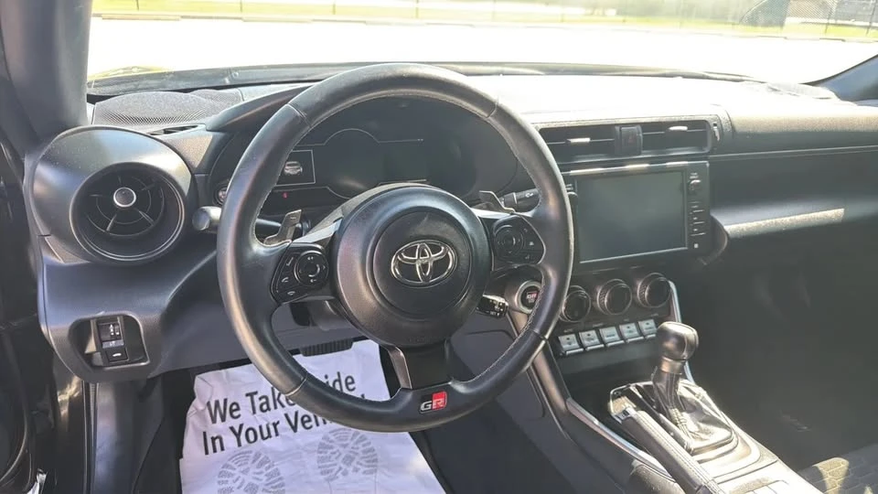 2023 Toyota GR86 2nd Gen - Image 15 of 20