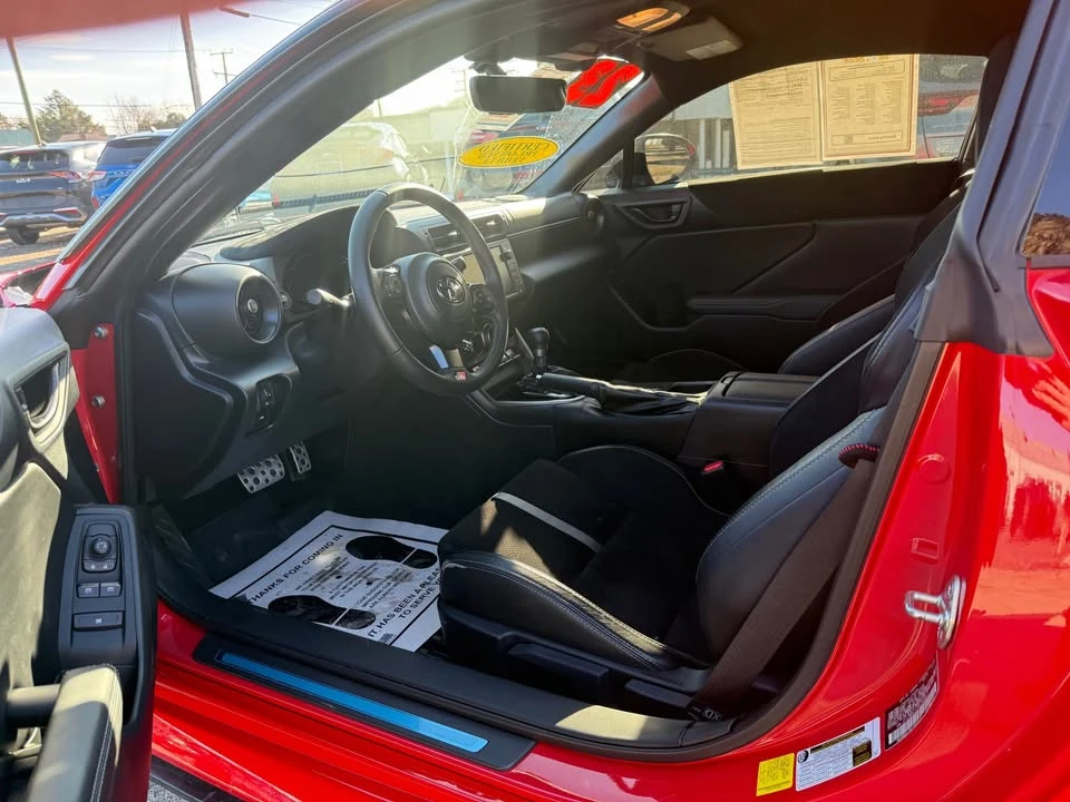 2023 Toyota GR86 2nd Gen - Image 5 of 9