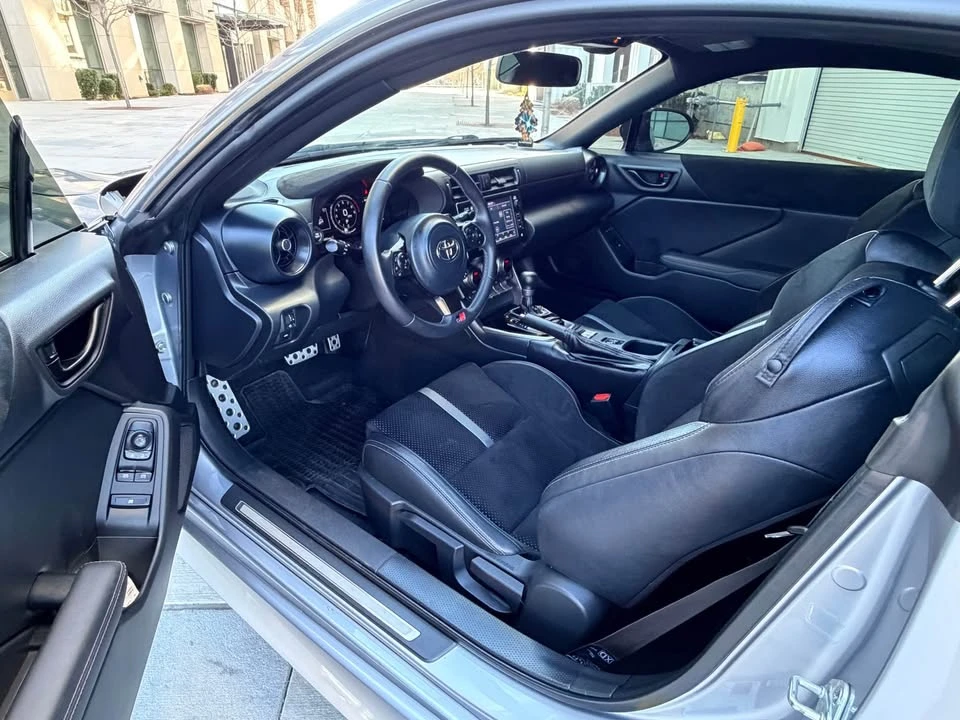 2023 Toyota GR86 2nd Gen - Image 9 of 17