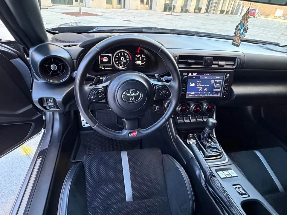 2023 Toyota GR86 2nd Gen - Image 10 of 17