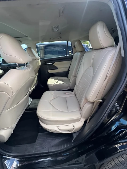 2023 Toyota Highlander - Image 10 of 11