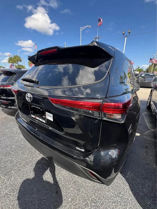 2023 Toyota Highlander - Image 5 of 11