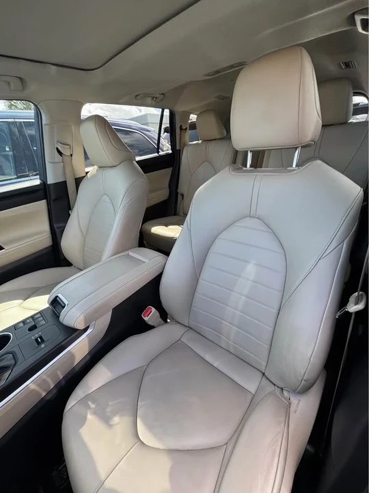 2023 Toyota Highlander - Image 9 of 11