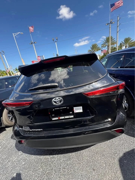 2023 Toyota Highlander - Image 6 of 11