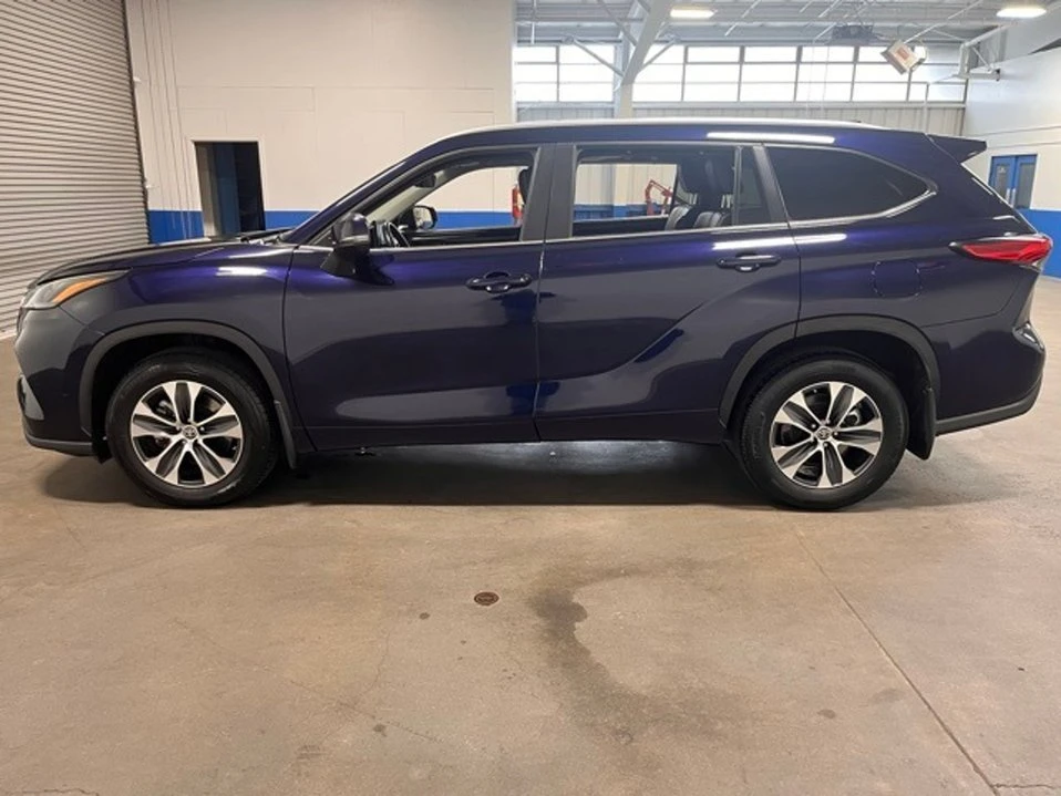 2023 Toyota Highlander - Image 5 of 20