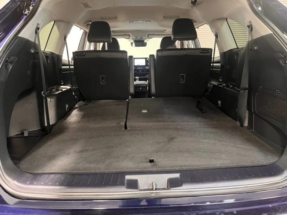 2023 Toyota Highlander - Image 16 of 20