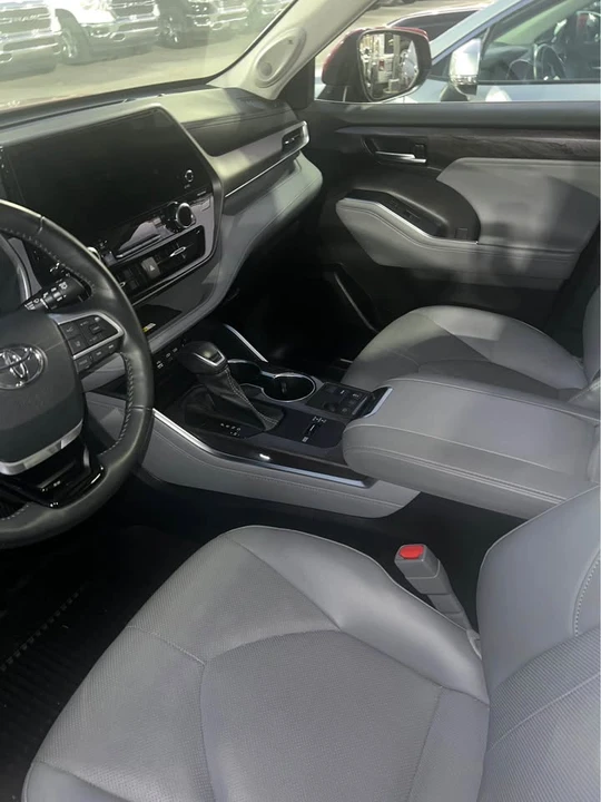 2023 Toyota Highlander - Image 8 of 8