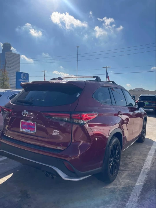 2023 Toyota Highlander - Image 6 of 10