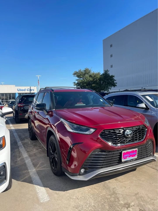 2023 Toyota Highlander - Image 3 of 10