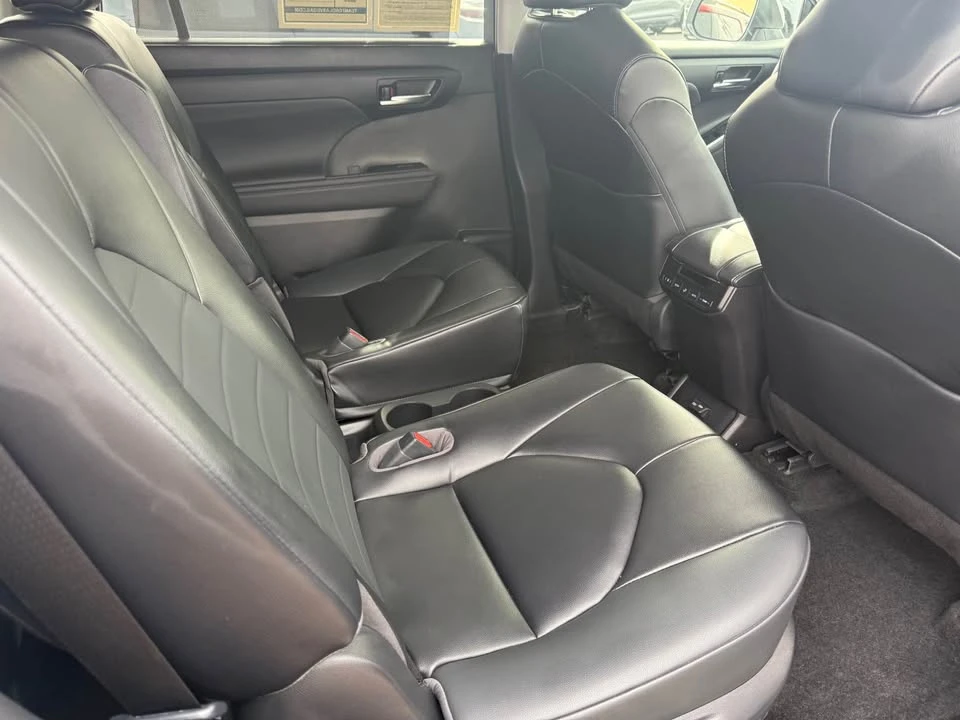 2023 Toyota Highlander - Image 6 of 14