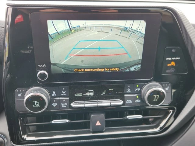 2023 Toyota Highlander - Image 16 of 20