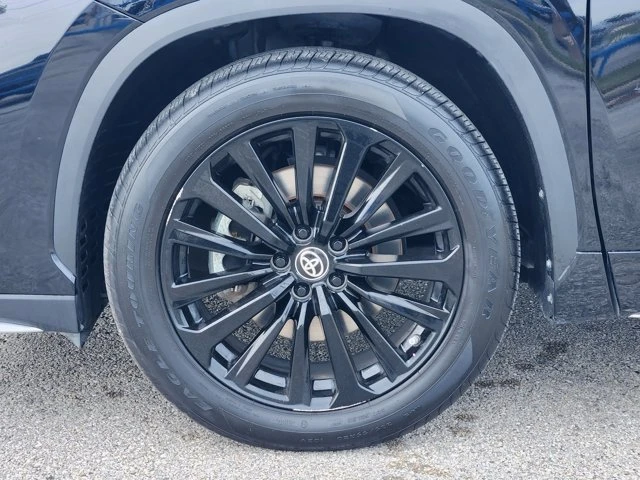 2023 Toyota Highlander - Image 9 of 20