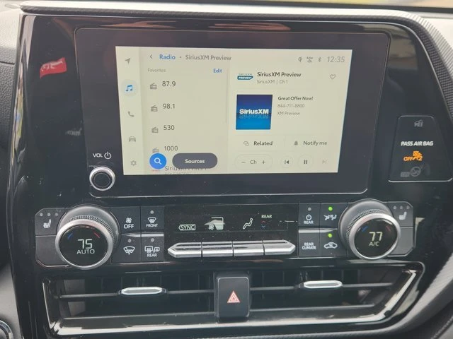 2023 Toyota Highlander - Image 15 of 20