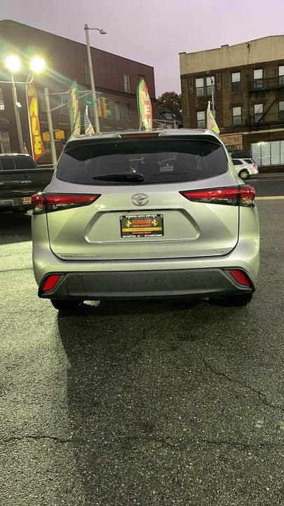 2023 Toyota Highlander - Image 4 of 6