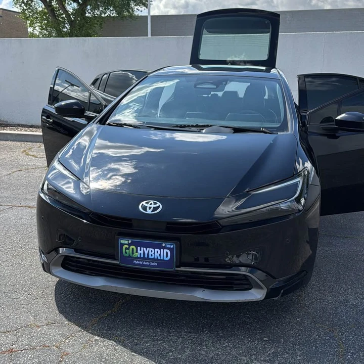2023 Toyota Prius 5th Gen - Image 15 of 19