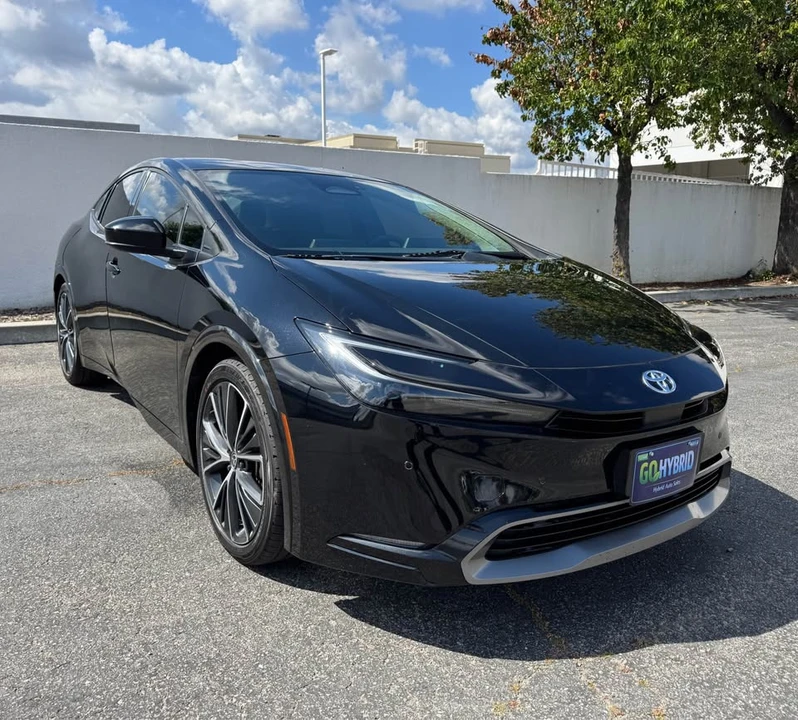 2023 Toyota Prius 5th Gen - Image 18 of 19
