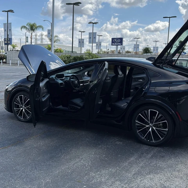2023 Toyota Prius 5th Gen - Image 3 of 19