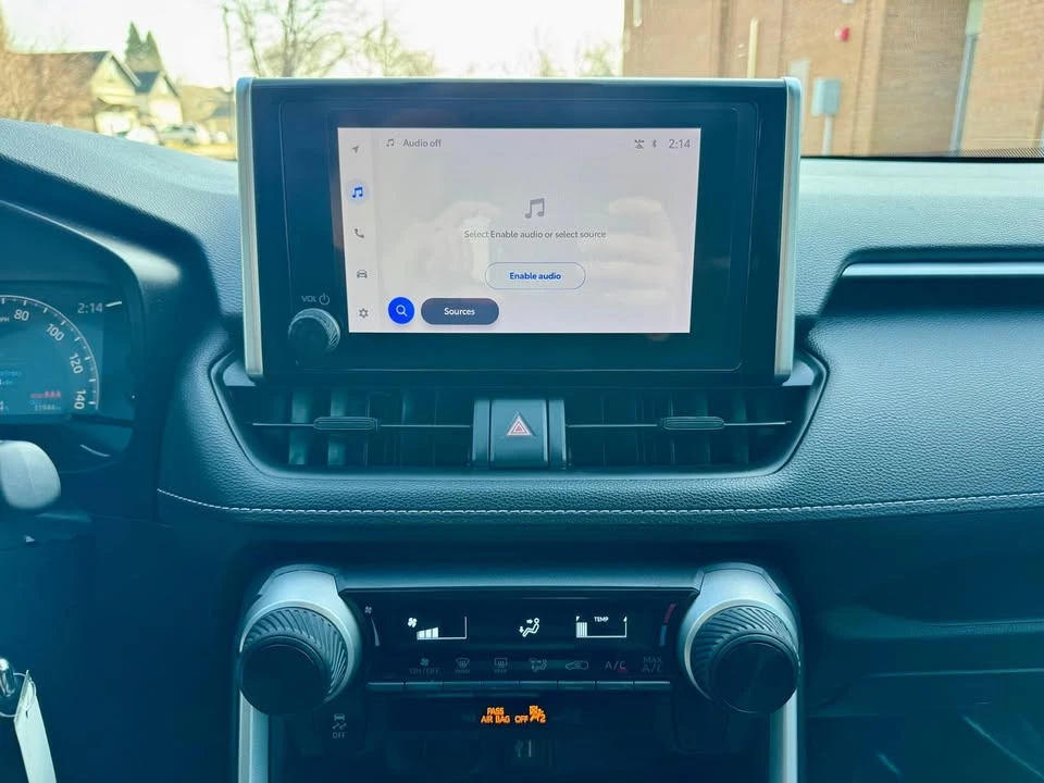 2023 Toyota RAV4 5th Gen - Image 15 of 20