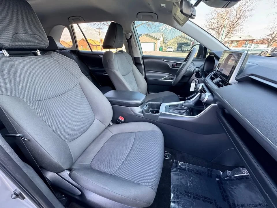 2023 Toyota RAV4 5th Gen - Image 18 of 20