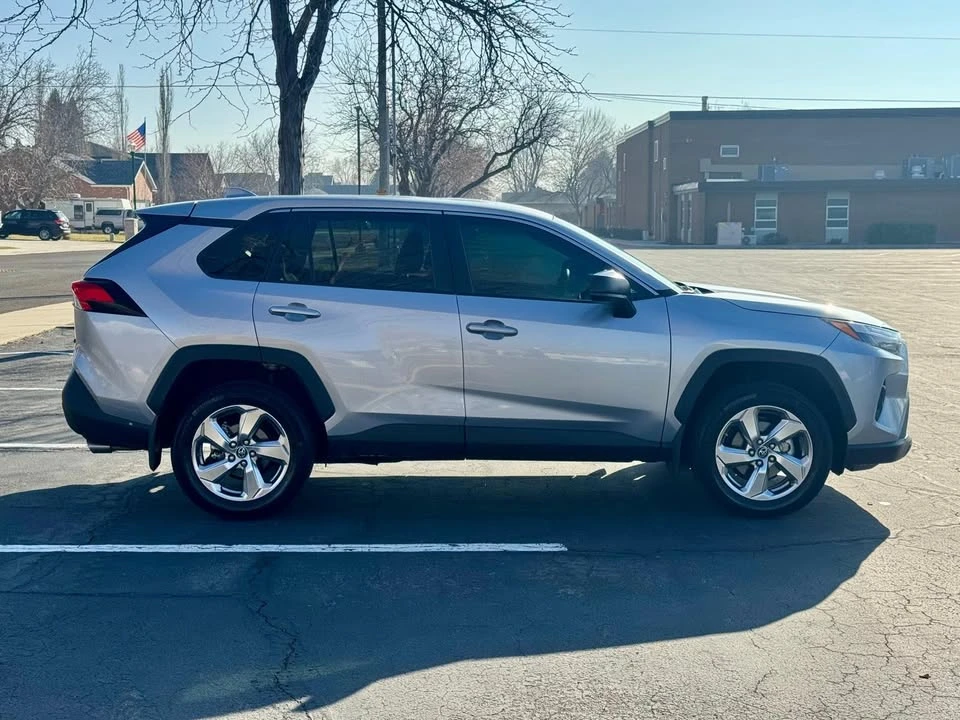 2023 Toyota RAV4 5th Gen - Image 7 of 20
