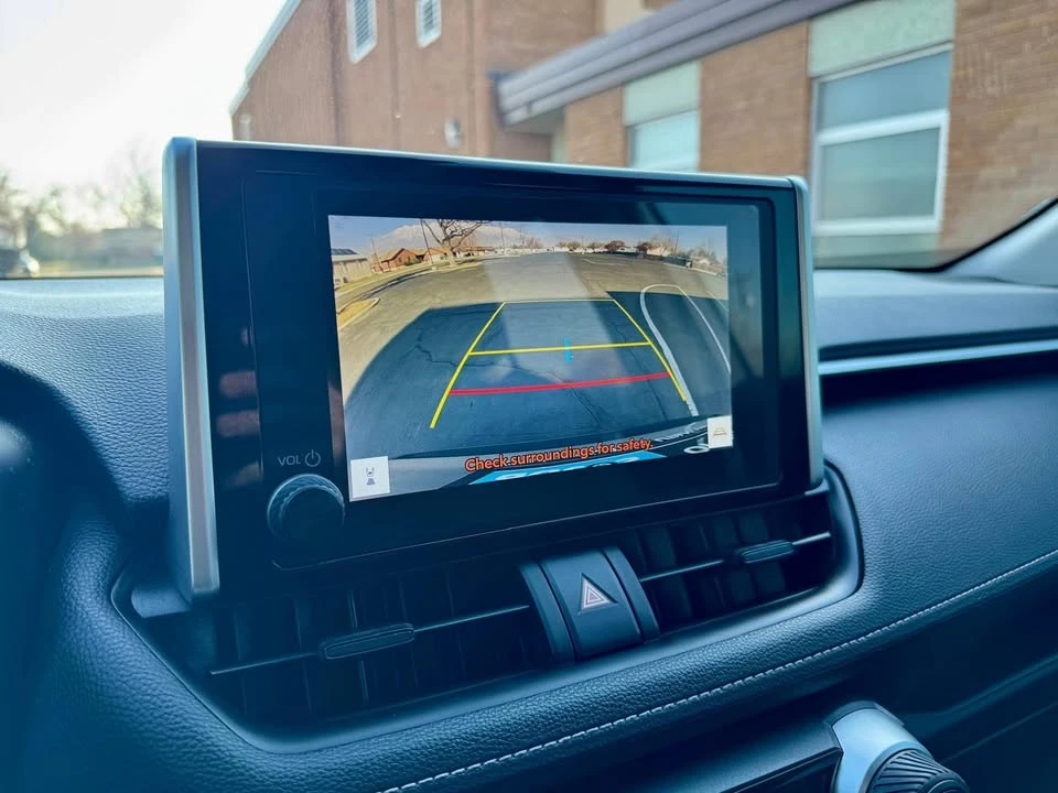 2023 Toyota RAV4 5th Gen - Image 16 of 20