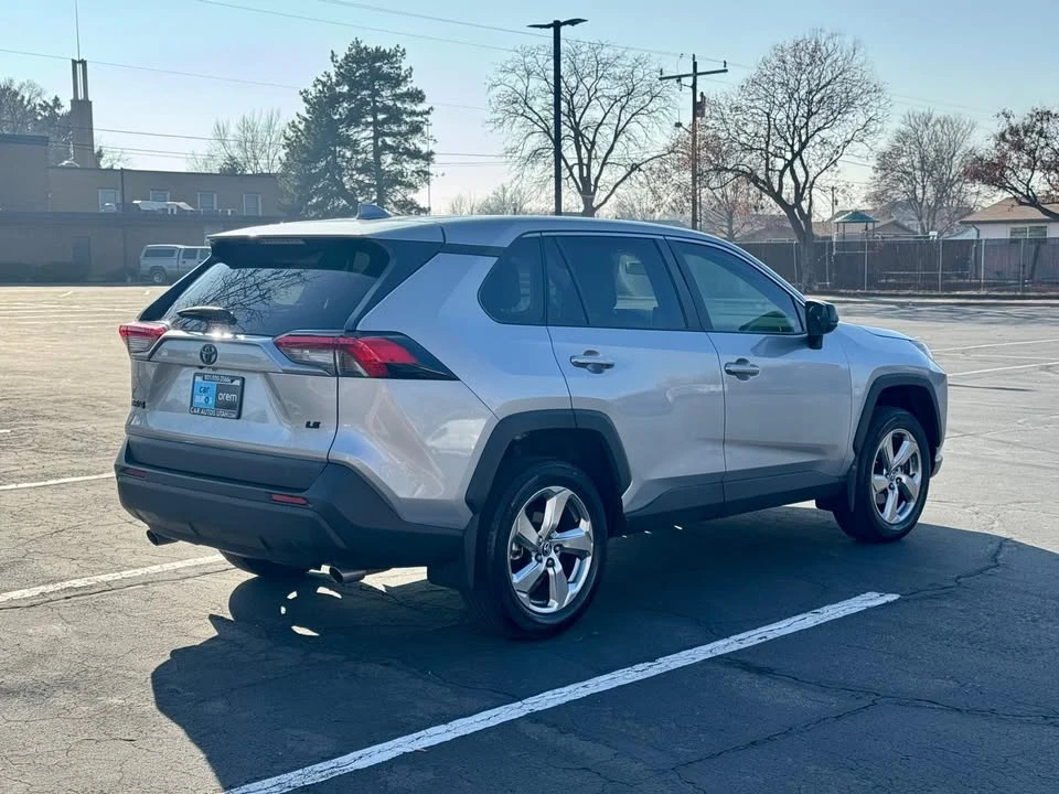 2023 Toyota RAV4 5th Gen - Image 6 of 20
