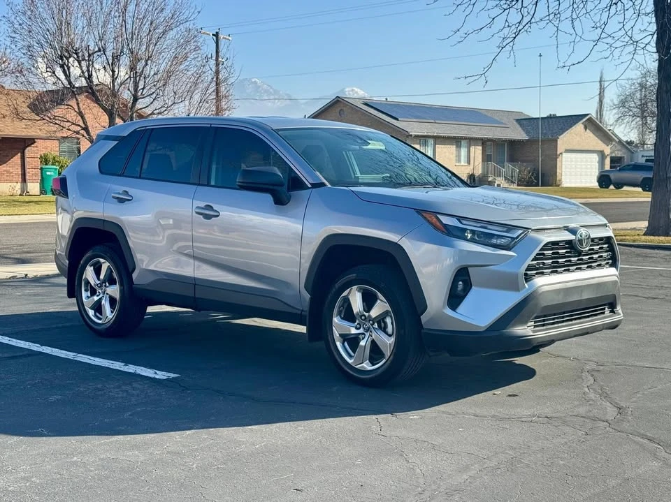 2023 Toyota RAV4 5th Gen - Image 8 of 20