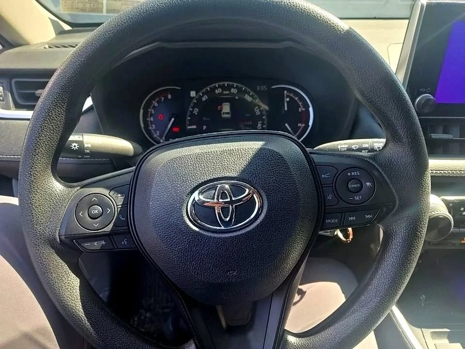 2023 Toyota RAV4 5th Gen - Image 4 of 5