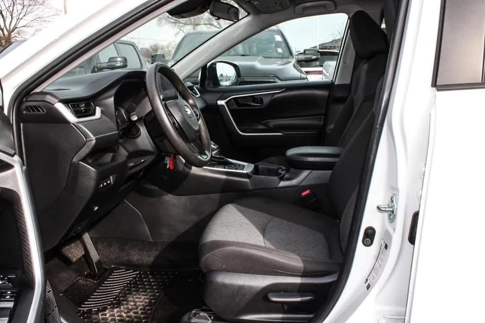 2023 Toyota RAV4 5th Gen - Image 8 of 15