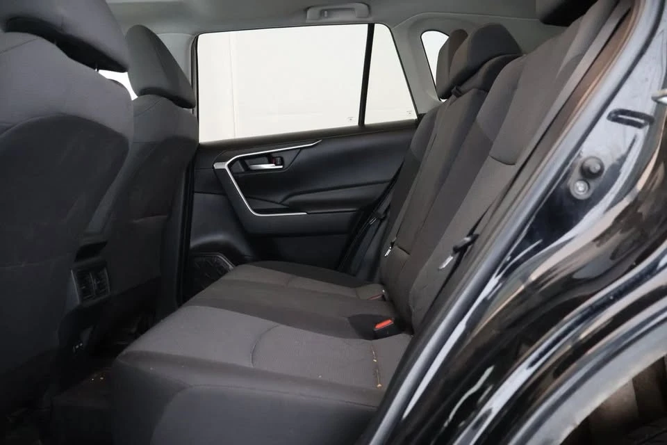 2023 Toyota RAV4 5th Gen - Image 16 of 19